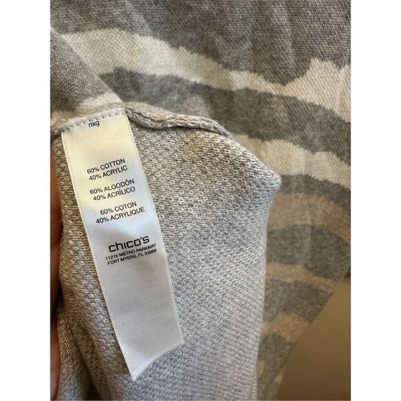 Chicos Gray and Beige Zebra Print Sweater Size Medium or Chicos Size 1 - Picture 4 of 5